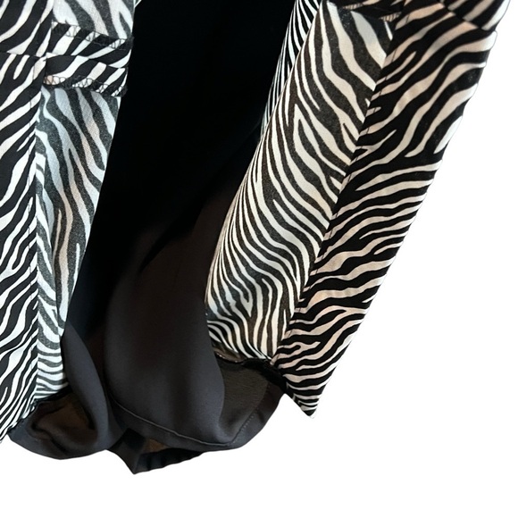 Liz Claiborne Zebra Print Black and White Skirt Zip and Button Back Lined 14P - Picture 2 of 8